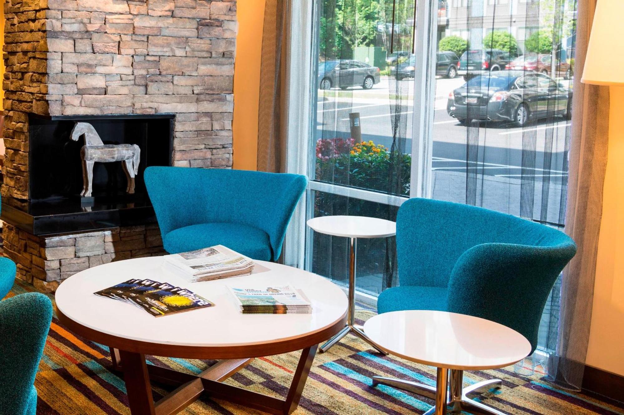 Fairfield Inn & Suites By Marriott Atlanta Alpharetta Exterior photo
