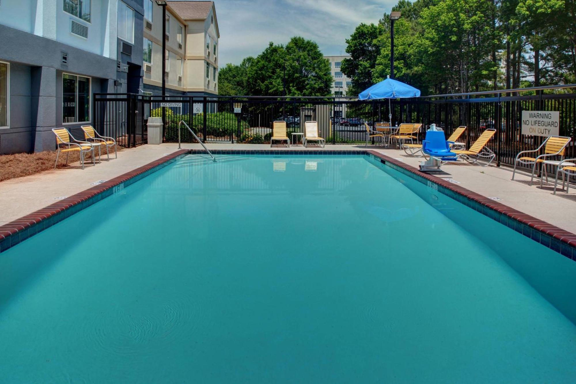 Fairfield Inn & Suites By Marriott Atlanta Alpharetta Exterior photo